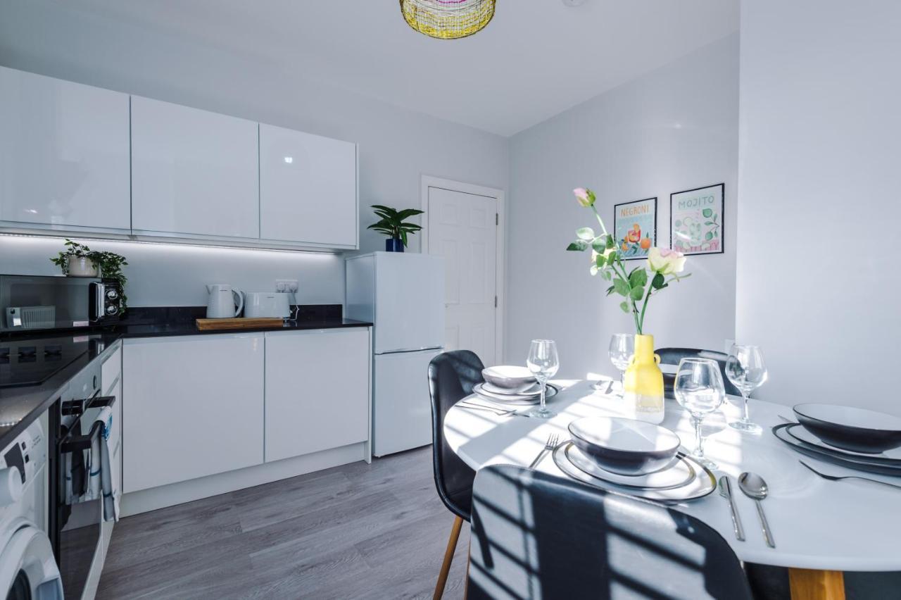 Westwood Lodge Serviced Apartment Coventry Exterior photo